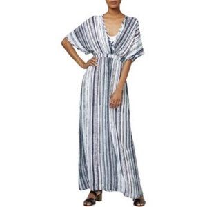 ✨HP✨ UEC SURPLICE MAXI DRESS